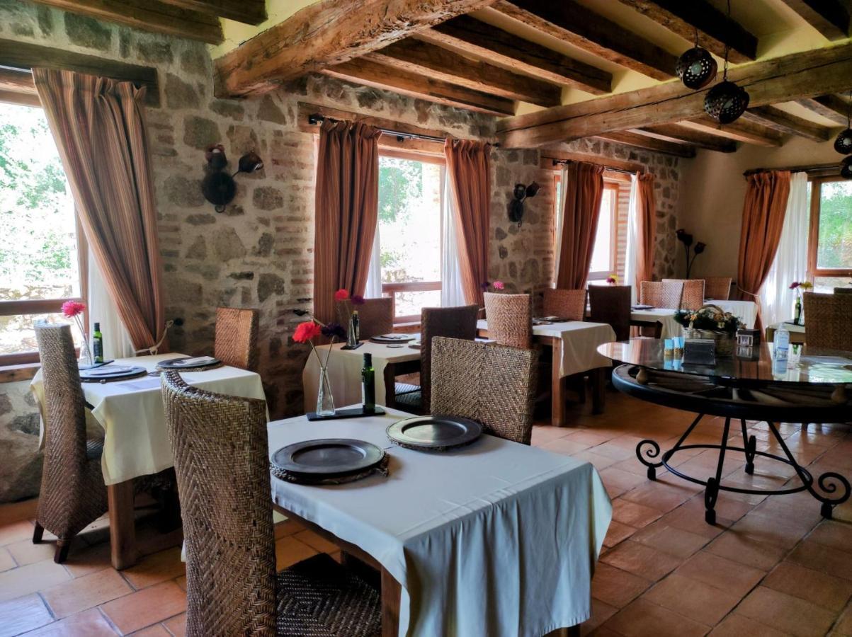 Posada Restaurante Fuenteplateada Collado Hermoso ภายนอก รูปภาพ