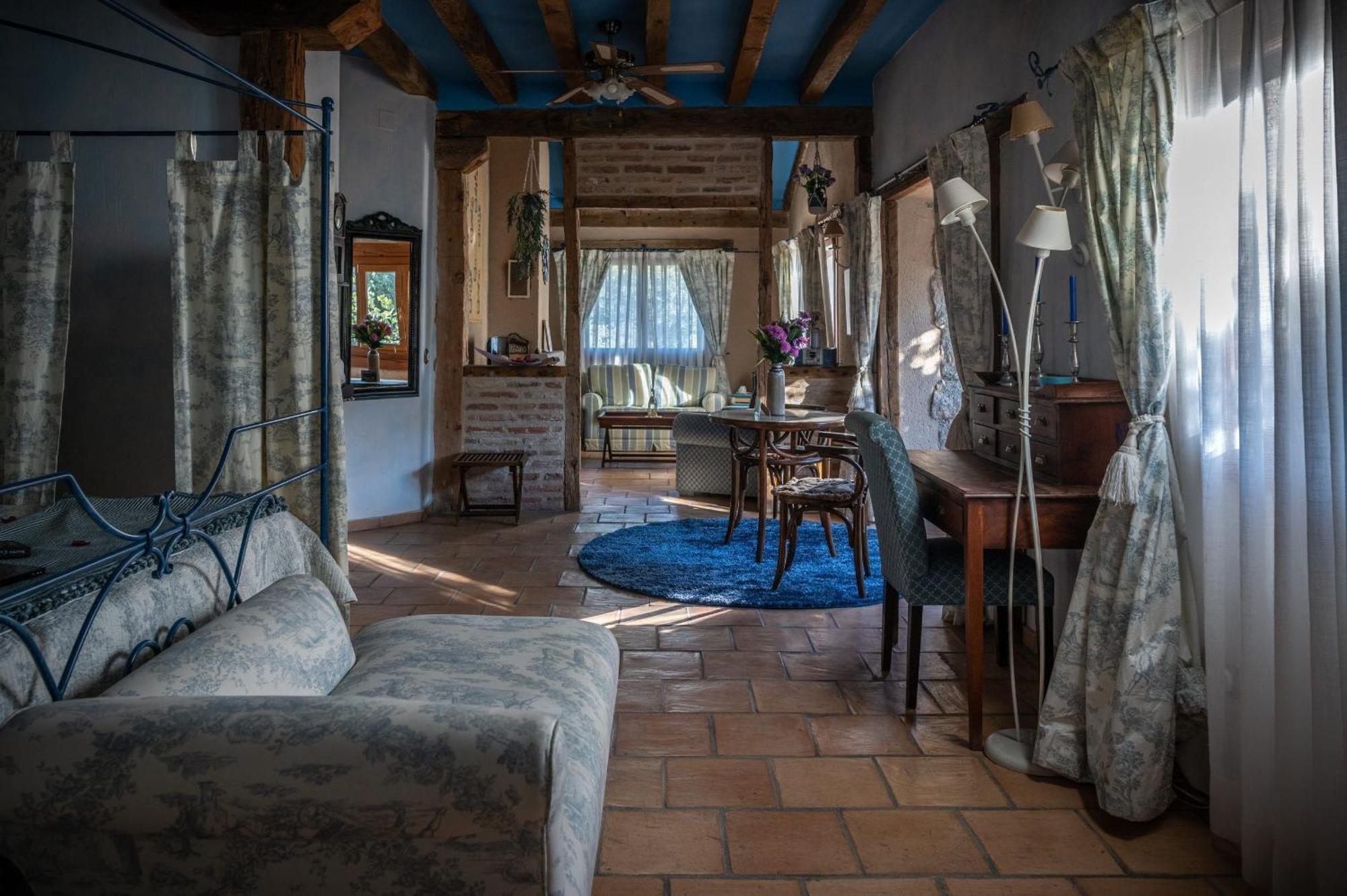 Posada Restaurante Fuenteplateada Collado Hermoso ภายนอก รูปภาพ